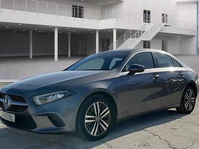 Cinza escuro Usado 2022 Mercedes A250 Progressive Sedan | € 25.800 (Preço justo)