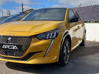 Amarelo Usado 2020 Peugeot e-208 GT-line Citadino | € 20.500
