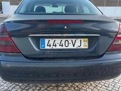 Preto Usado 2002 Mercedes E220 Sedan | € 3.900