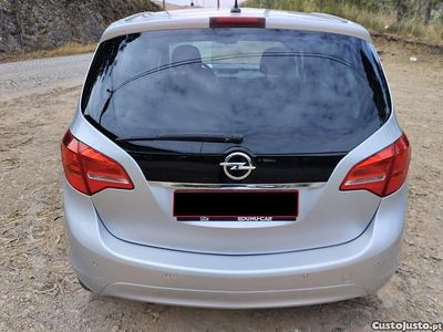 Cinza Usado 2015 Opel Meriva Monovolume | € 8.500 (Preço justo)