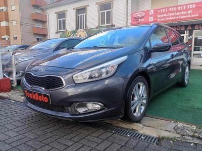 Usado Kia Ceed Sportswagon 90 HP (66 kW) 2014 Cinzento Carrinha