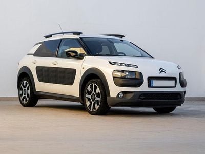 Branco Usado 2016 Citroën C4 PureTech | € 10.500 (Preço justo)