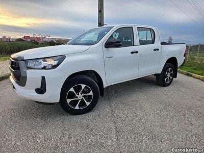 Usado Toyota HiLux 150 HP (110 kW) 2022 Branco Pickup