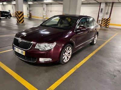 Usado 2009 Skoda Superb Sedan | € 6.900