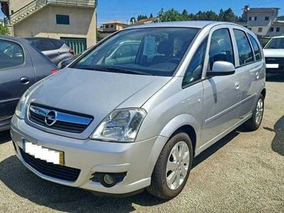 Cinzento Usado 2006 Opel Meriva Monovolume | € 5.450