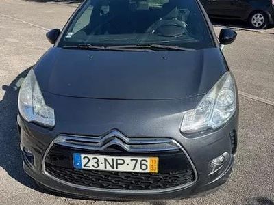 Cinzento Usado 2013 Citroën DS3 Cabriolet Cabrios | € 9.900