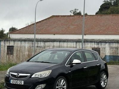 Usado 2011 Opel Astra Cosmo Sedan | € 5.200 (Preço justo)