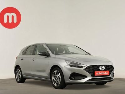 Usado Hyundai i30 100 HP (73 kW) 2025 Cinzento