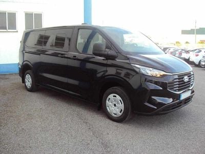 Usado Ford Tourneo Custom 136 HP (100 kW) 2024 Preto Van