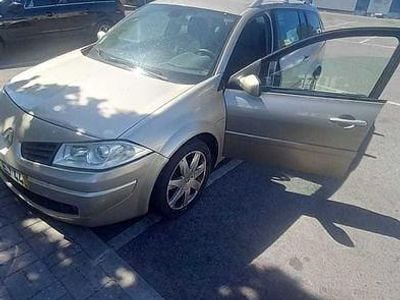 Usado 2007 Renault Mégane II Sedan | € 1.500