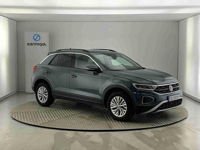 Usado VW T-Roc Life 116 HP (85 kW) 2024 Azul SUV