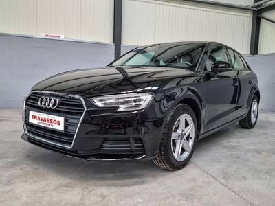 Usado Audi A3 116 HP (85 kW) 2019 Preto Sedan