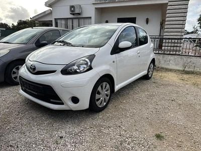 Branco Usado 2012 Toyota Aygo Citadino | € 8.490