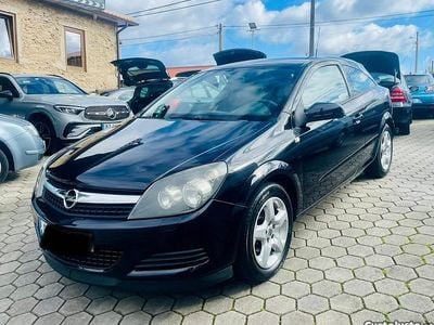 Usado Opel Astra 110 HP (80 kW) 2008 Preto Citadino