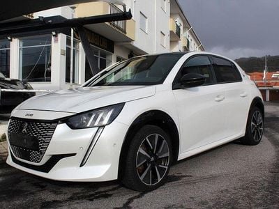 Usado Peugeot e-208 GT 100 kW (136 HP) 2021 Branco Citadino