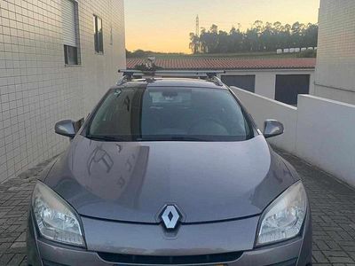 Usado Renault Mégane GrandTour 110 HP (80 kW) 2018 Cinzento Carrinha
