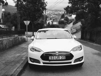 Branco Usado 2014 Tesla Model S Citadino | € 15.900 (Preço justo)