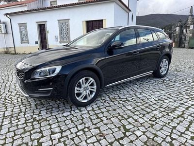 Usado 2016 Volvo V60 CC Carrinha | € 13.750