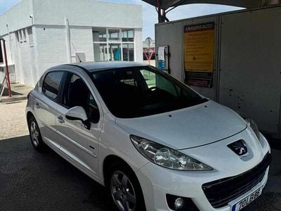 Usado Peugeot 207 68 HP (50 kW) 2010 Branco Citadino