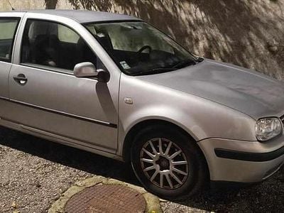 Usado VW Golf IV 110 HP (80 kW) 2002 Cinzento Citadino
