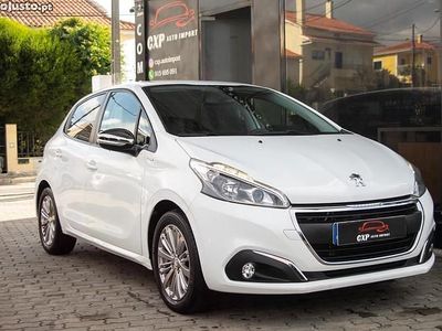 Branco Usado 2019 Peugeot 208 Citadino | € 10.500 (Bom preço)