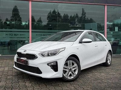 Usado Kia Ceed 120 HP (88 kW) 2021 Branco Citadino