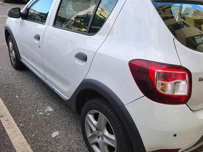 Usado Dacia Sandero 90 HP (66 kW) 2015 Branco Citadino