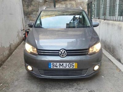 Cinzento Usado 2011 VW Touran Monovolume | € 8.500