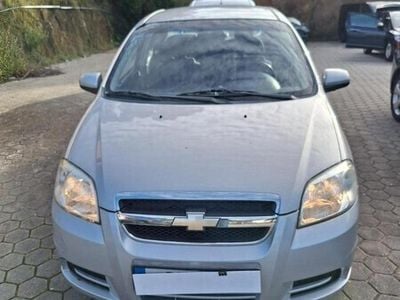 Usado Chevrolet Aveo 84 HP (61 kW) 2010 Cinza Citadino