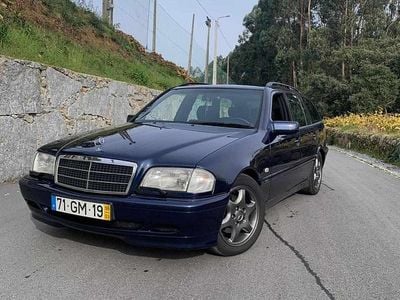 Azul Usado 2008 Mercedes C220 Carrinha | € 4.500
