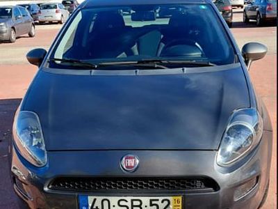 Cinzento Usado 2016 Fiat Punto S Citadino | € 6.200 (Bom preço)