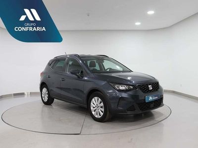Usado Seat Arona 110 HP (80 kW) 2023 Cinzento SUV
