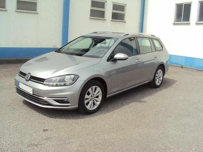 Usado VW Golf VII 116 HP (85 kW) 2019 Cinzento Citadino