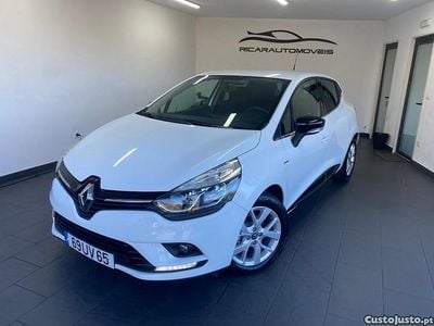 Branco Usado 2018 Renault Clio IV LIMITED Citadino | € 12.450 (Preço justo)