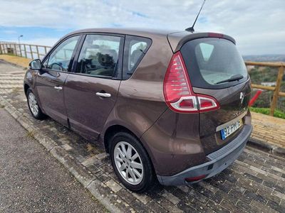 Usado 2011 Renault Scénic III Sedan | € 4.150