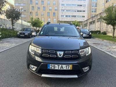 Cinzento Usado 2017 Dacia Sandero Stepway Citadino | € 10.950 (Preço elevado)