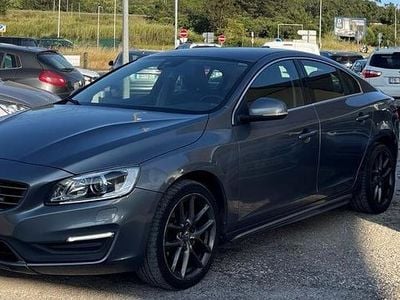 Cinzento Usado 2016 Volvo S60 Momentum Sedan | € 14.990