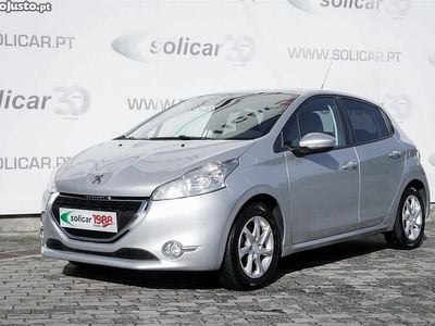 Cinza Usado 2012 Peugeot 208 Active Citadino | € 8.500 (Preço justo)