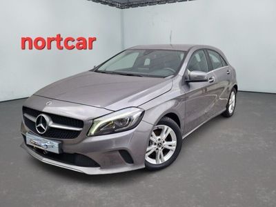 Usado Mercedes A180 Style 109 HP (80 kW) 2017 Cinza