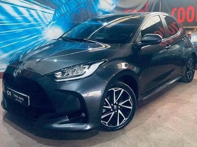 Cinzento Usado 2023 Toyota Yaris | € 18.200 (Preço justo)
