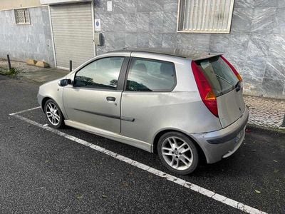 Cinzento Usado 2001 Fiat Punto Citadino | € 1.000