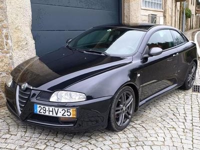 Usado Alfa Romeo GT 150 HP (110 kW) 2009 Cinzento Coupé