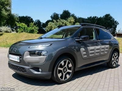 Usado Citroën C4 Cactus PureTech 110 HP (80 kW) 2017 Cinza Citadino