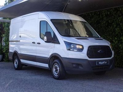 Usado Ford Transit 130 HP (95 kW) 2018 Branco Sedan