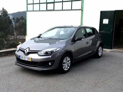 Cinzento Usado 2014 Renault Mégane III Citadino | € 7.400 (Preço justo)