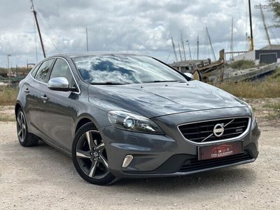 usado Volvo V40 1.6 D2 ' R-Design '. Full Extras