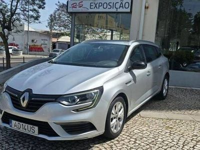 Usado Renault Mégane IV 115 HP (84 kW) 2020 Cinzento Carrinha