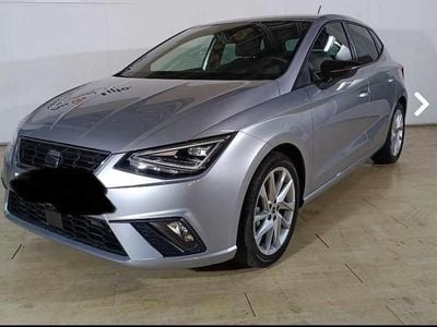 Cinzento Usado 2022 Seat Ibiza Citadino | € 12.990 (Bom preço)