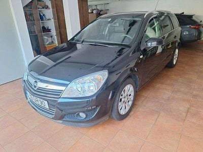 Usado Opel Astra 90 HP (66 kW) 2008 Sedan