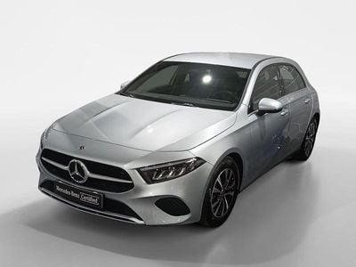 Cinza Usado 2025 Mercedes A180 Sedan | € 37.950 (Preço justo)